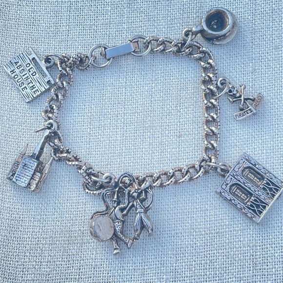 Vintage New Orleans themed charm bracelet - Picture 1 of 6